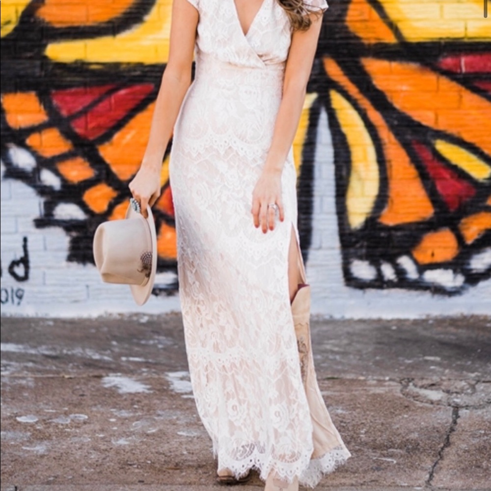 💕 lace ivory brides dress